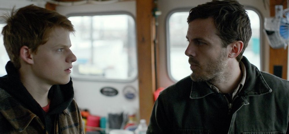 manchester-by-the-sea-2016-004-lucas-hedges-and-casey-affleck-in-boat-cabin